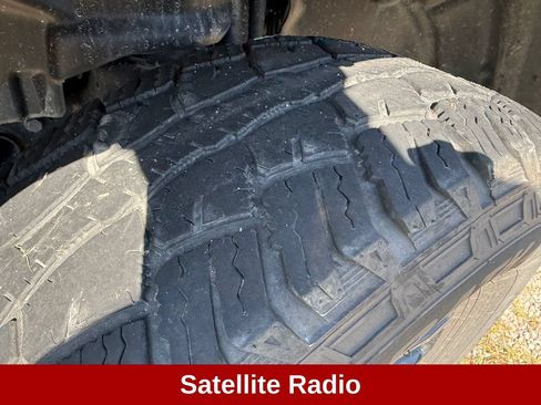 Used 2022 Jeep Gladiator Sport AWD/4WD image 12