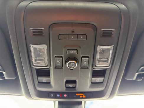 Used 2021 Chevrolet Suburban High Country image 30