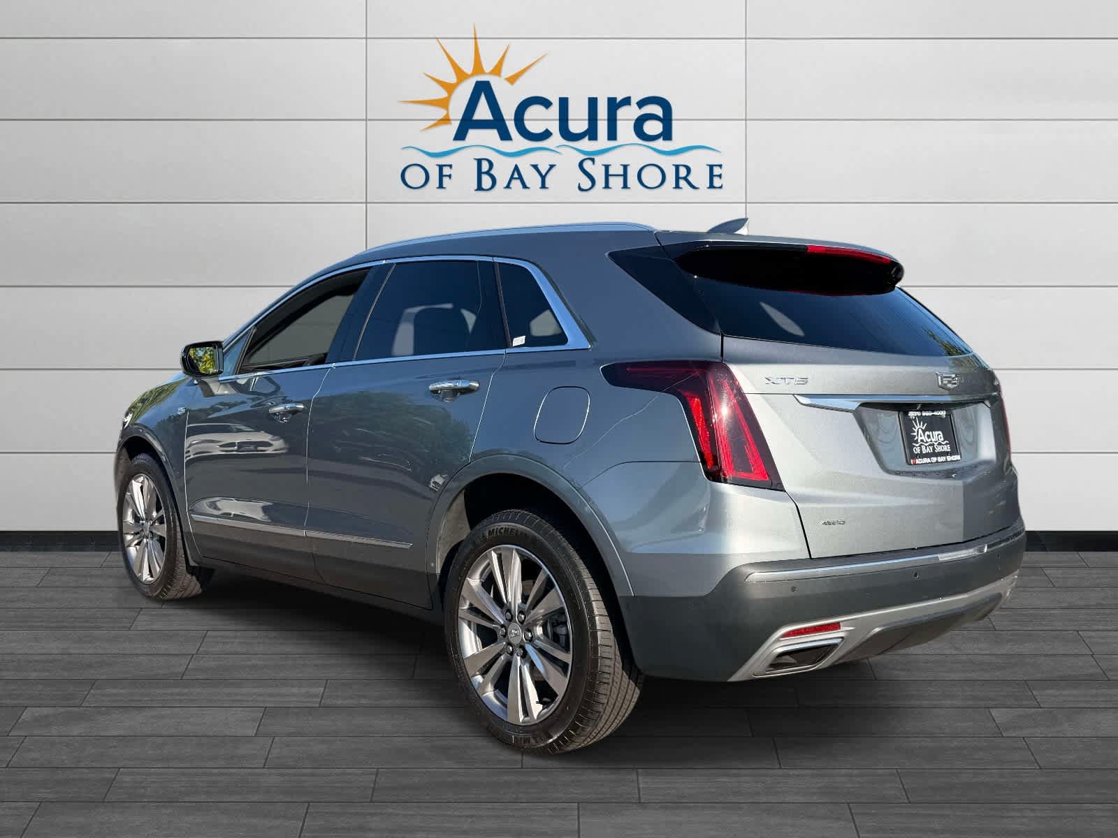 Used 2024 Cadillac XT5 Premium Luxury w/ LPO, Floor Liner Package AWD/4WD image 5
