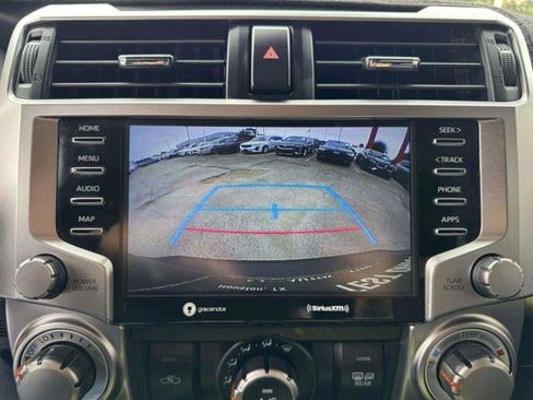 Used 2024 Toyota 4Runner SR5 AWD/4WD image 33