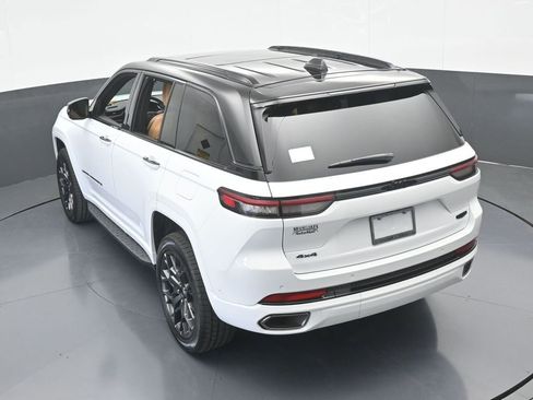 New 2025 Jeep Grand Cherokee Summit image 45