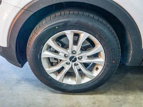 Certified 2022 Kia Telluride LX image 10