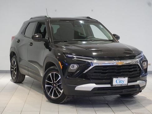 Certified 2025 Chevrolet TrailBlazer LT image 2