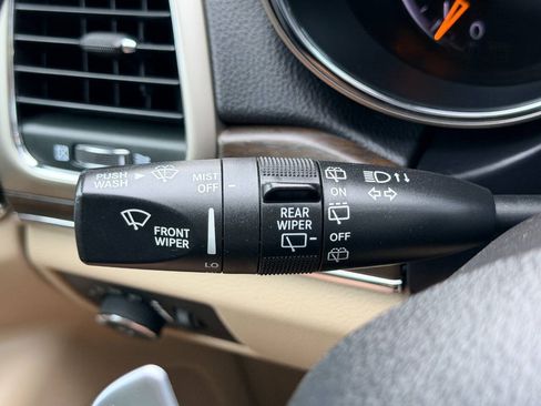 Used 2017 Jeep Grand Cherokee Limited AWD/4WD image 31