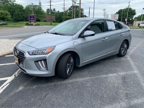Used 2021 Hyundai Ioniq SEL FWD image 3