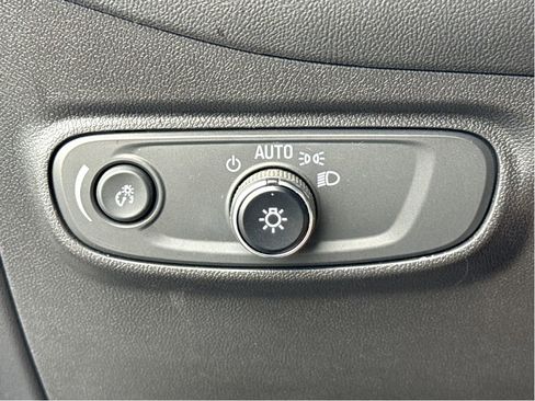 Used 2022 Chevrolet Equinox LT image 12