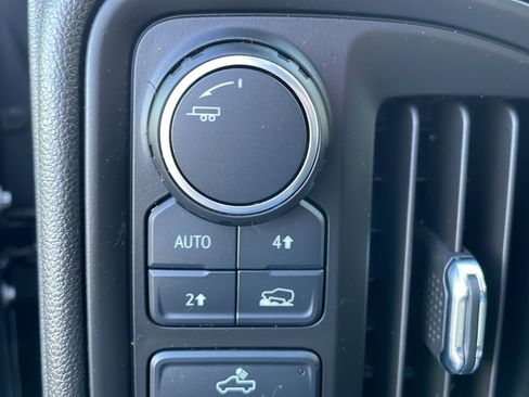 Used 2023 Chevrolet Silverado 1500 Custom image 14