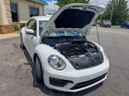 Used 2018 Volkswagen Beetle 2.0T S w/ Style & Comfort Package For S FWD image 15