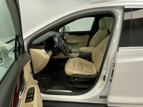 Used 2018 Cadillac XT5 Luxury w/ Driver Awareness Package AWD/4WD image 20