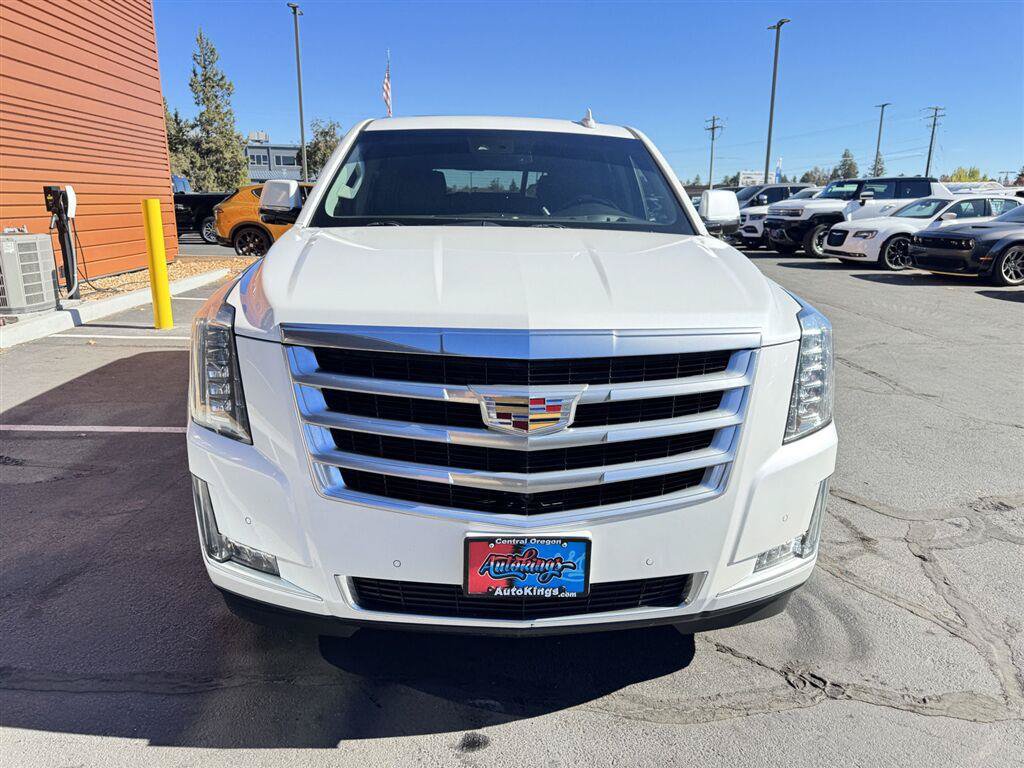 Used 2016 Cadillac Escalade Luxury AWD/4WD image 8