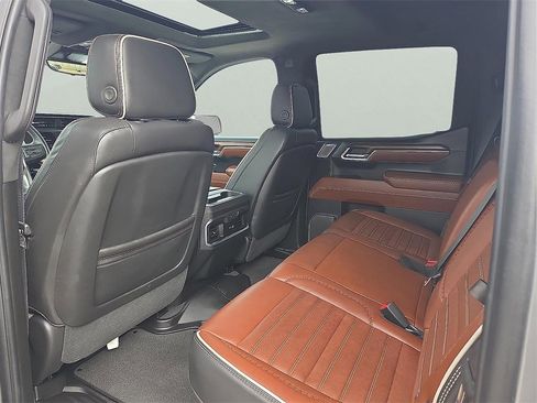 Used 2023 GMC Sierra 1500 Denali Ultimate image 9