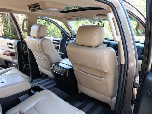 Used 2012 Toyota Sequoia Platinum AWD/4WD image 36