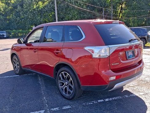 Used 2015 Mitsubishi Outlander GT AWD/4WD image 3