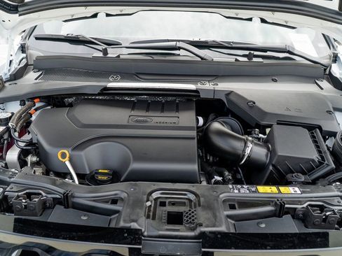 Used 2025 Land Rover Discovery Sport Dynamic SE image 29