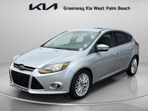 Used 2014 Ford Focus Titanium FWD image 3