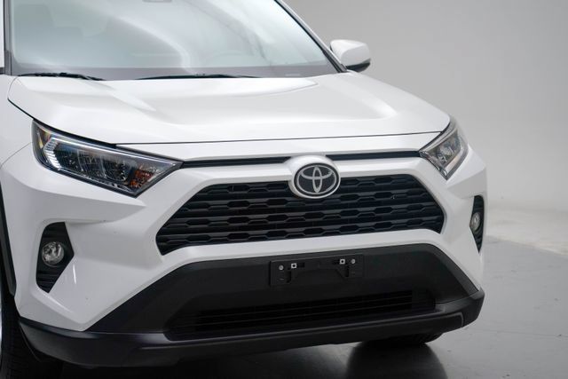 Used 2019 Toyota RAV4 XLE w/ Carpet Mat Package AWD/4WD image 9