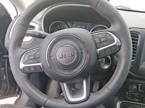Used 2021 Jeep Compass Latitude w/ Sun and Sound Group AWD/4WD image 13
