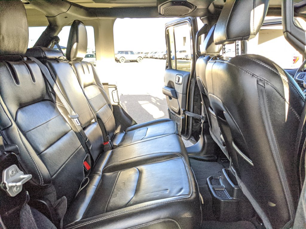 Used 2023 Jeep Wrangler Unlimited Sahara AWD/4WD image 18