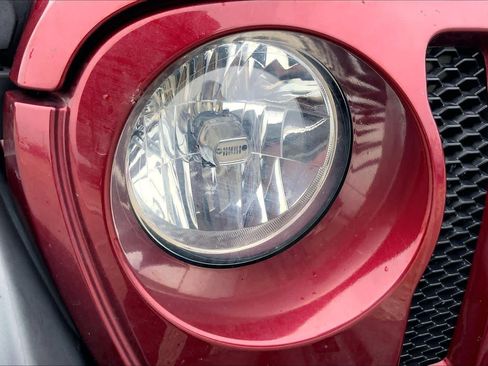 Used 2021 Jeep Wrangler Sport AWD/4WD image 27