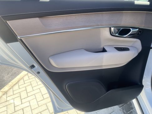 New 2026 Volvo XC90 T8 Plus w/ Protection Package Premier image 11