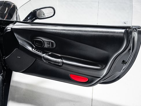 Used 2002 Chevrolet Corvette Z06 w/ Memory Pkg image 26