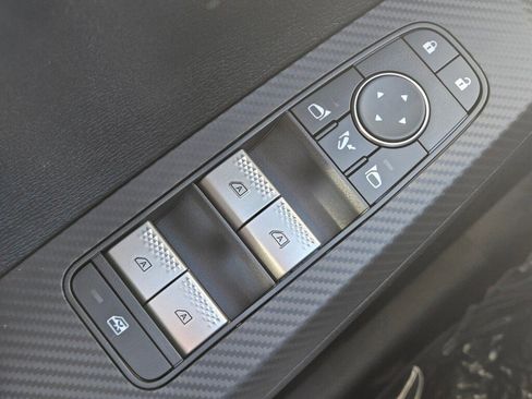 New 2025 Mitsubishi Outlander SEL image 17