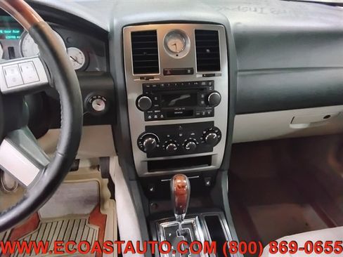 Used 2006 Chrysler 300 Touring RWD image 12