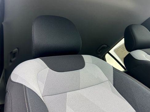 Used 2026 Chevrolet Trax LS FWD image 17