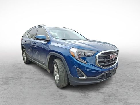 Used 2020 GMC Terrain SLE w/ Driver Convenience Package image 2