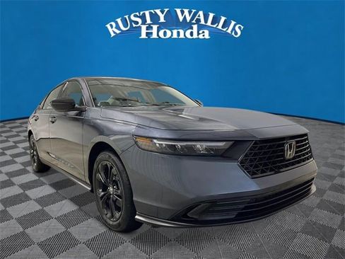 New 2025 Honda Accord SE image 1