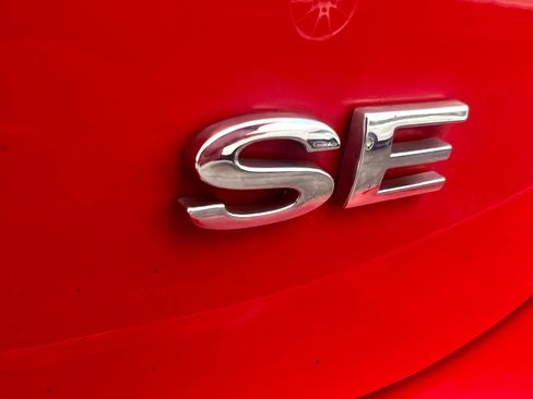 Used 2016 Ford Focus SE w/ Equipment Group 201A FWD image 18