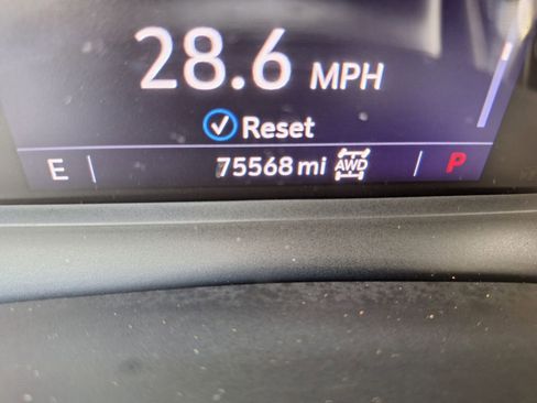 Used 2023 Cadillac XT6 Premium Luxury image 17