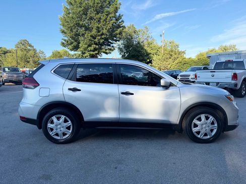 Used 2018 Nissan Rogue S FWD image 4