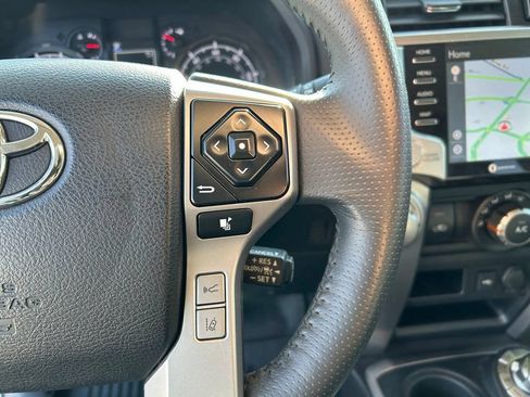 Used 2020 Toyota 4Runner SR5 Premium AWD/4WD image 17