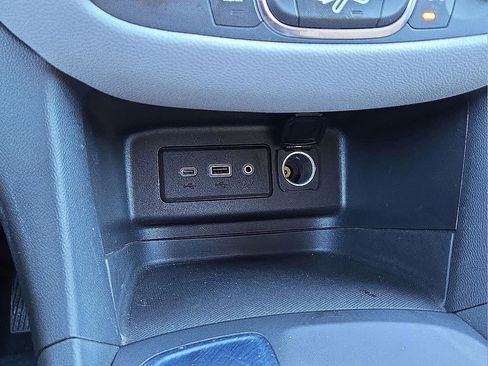 Used 2023 Chevrolet Equinox LT image 30