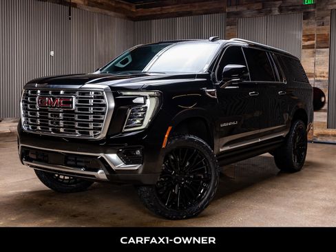 Used 2026 GMC Yukon XL Denali w/ Sun & Power Step Package AWD/4WD image 5