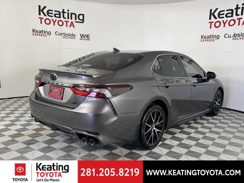 Certified 2023 Toyota Camry SE w/ Convenience Package image 6