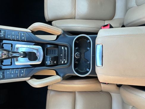 Used 2016 Porsche Cayenne image 36