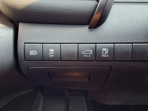 Used 2023 Toyota Camry XSE FWD image 9