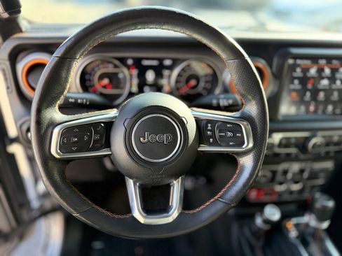 Used 2020 Jeep Gladiator Mojave w/ Dual Top Group image 6