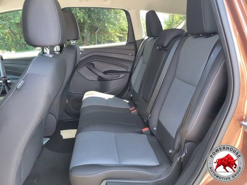 Used 2017 Ford Escape SE FWD image 14
