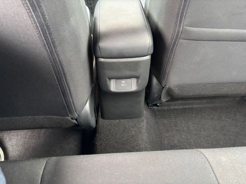 Used 2025 Nissan Versa SV image 23