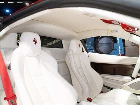 Used 2010 Ferrari 458 Italia Coupe RWD image 32