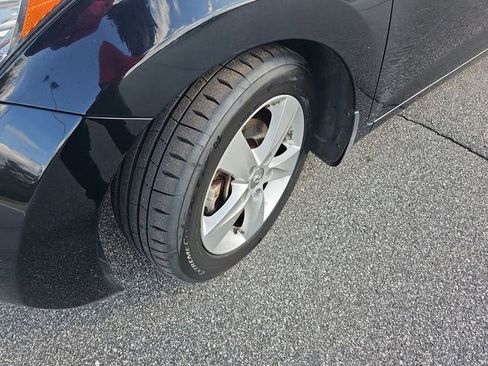 Used 2013 Hyundai Elantra GLS w/ Preferred Pkg image 27