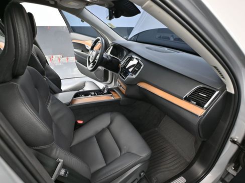 Used 2024 Volvo XC90 B5 Plus image 55