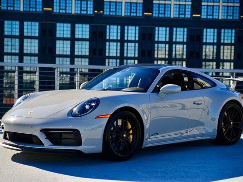 Certified 2024 Porsche 911 Carrera GTS image 1