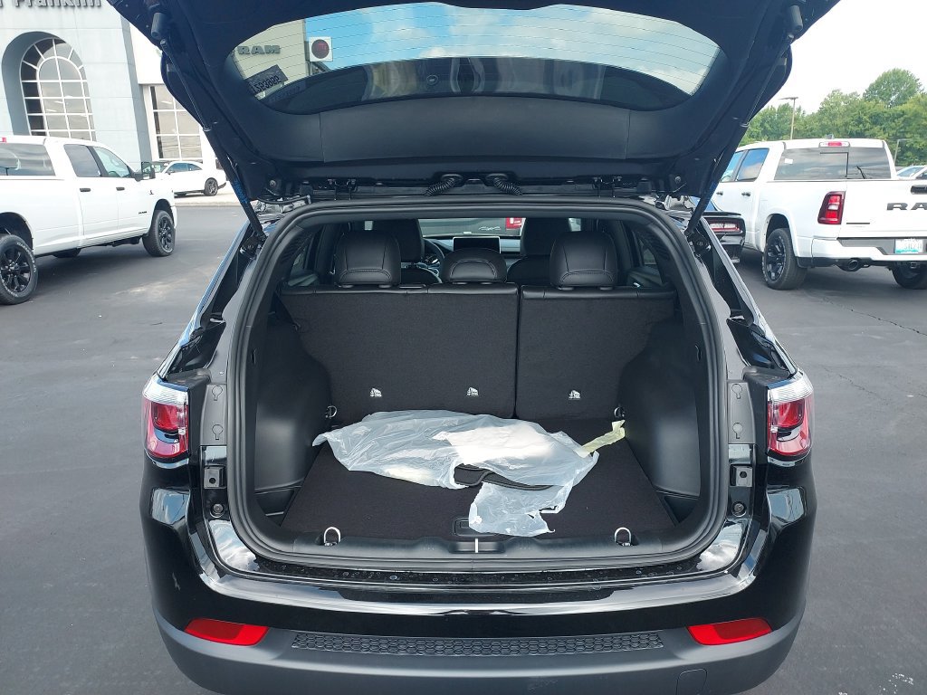 New 2026 Jeep Compass Latitude AWD/4WD image 9