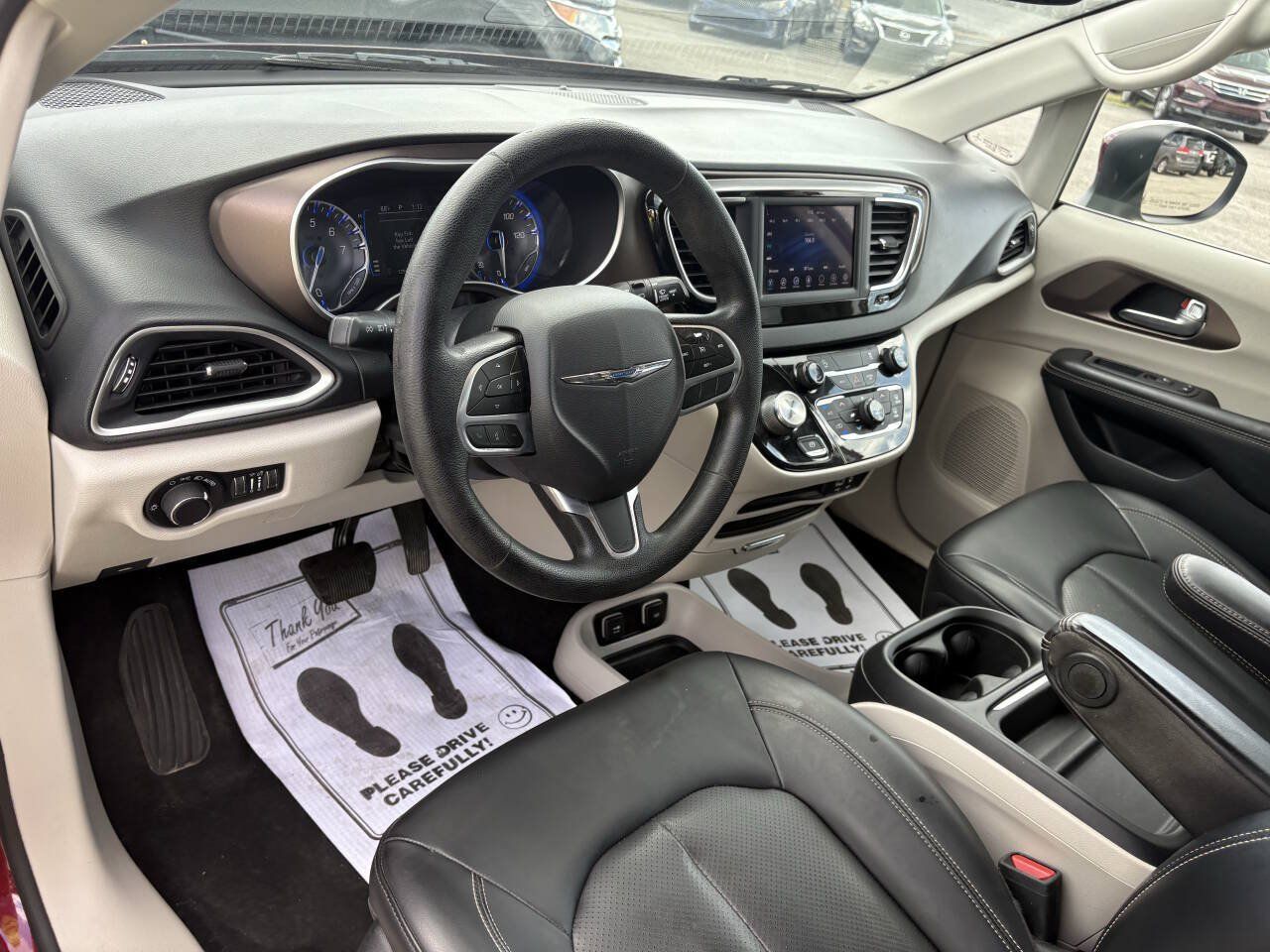 Used 2020 Chrysler Voyager Lxi FWD image 23