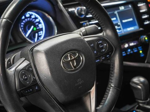 Used 2018 Toyota Camry SE image 20