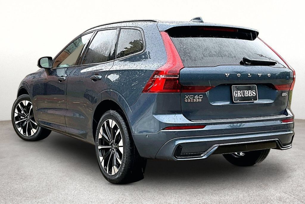 Certified 2026 Volvo XC60 B5 Plus AWD/4WD image 16